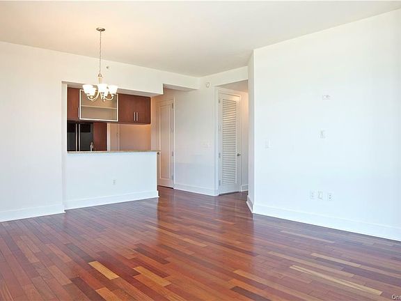 4th image of 175 Huguenot St Unit 1201