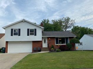6490 Longridge Rd, Mayfield Heights, OH 44124