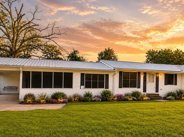 515 1/2 S 2nd St, Ponchatoula, LA 70454