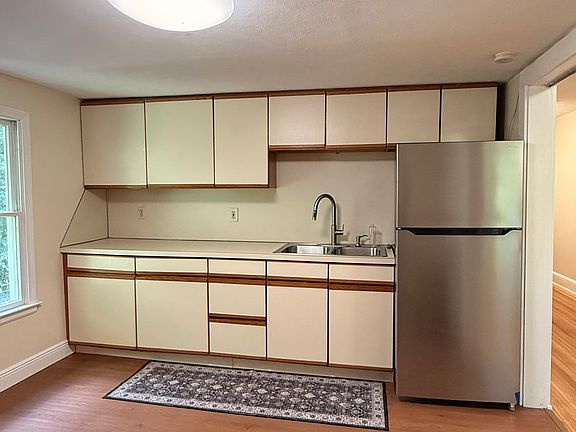4th image of 142 Whitman Ave Floor 2