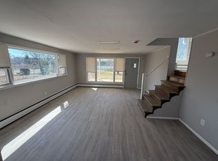 642 S Forklanding Rd, Maple Shade, NJ 08052