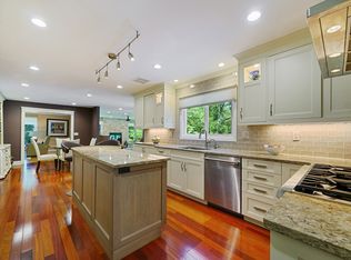 39 Twin Oaks Rd, Bridgewater, NJ 08807