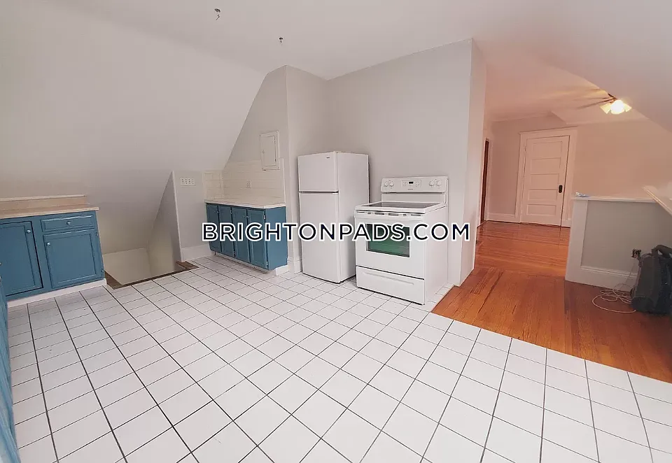 2 bed, 999 sqft, $2,400 — Photo 1