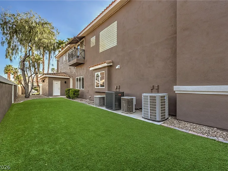 7520 Captains Harbor Dr — Photo 16