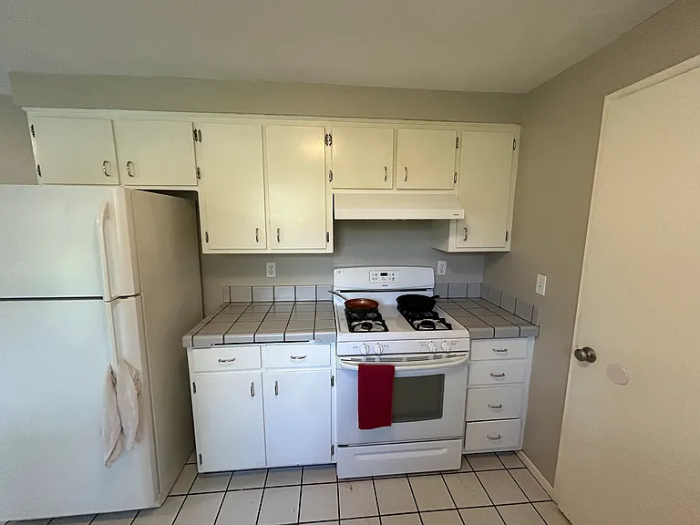 1665 Lorane Hwy — Photo 3