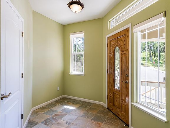 3rd image of 2529 Bartlett Court