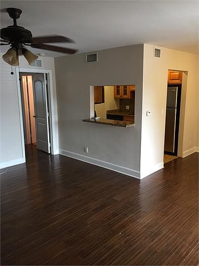 1st image of 613 NE 4th St APT 101