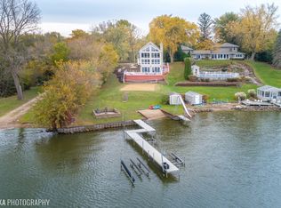 39320 N Cedar Crest Dr, Lake Villa, IL 60046