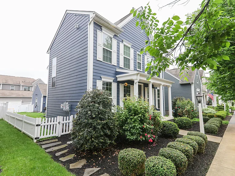 606 Line Rd — Photo 2