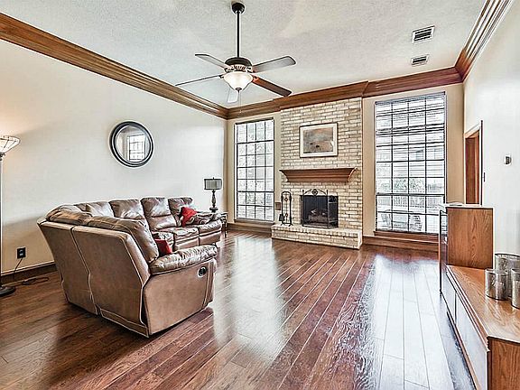 5th image of 8011 Oxfordshire Dr