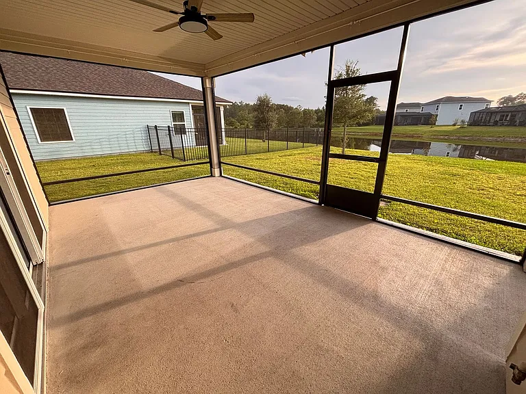 212 Willow Creek Ct — Photo 36