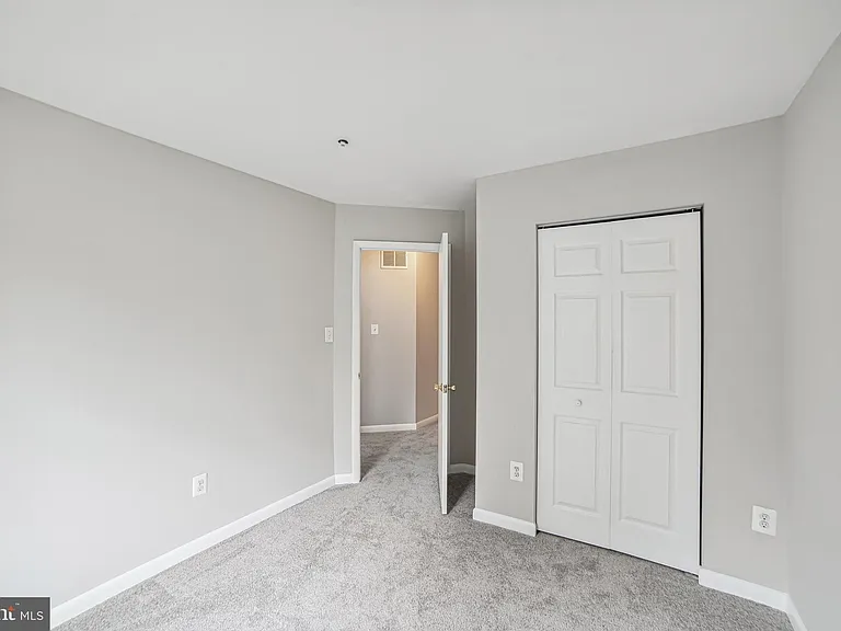 19 Harbor Tree Ct — Photo 8