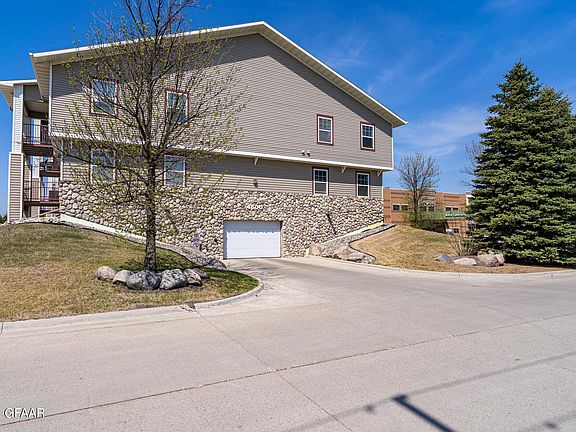 4th image of 4600 Washington Ave S #120