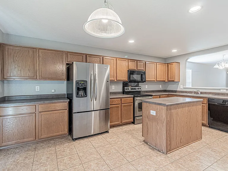 326 Diana Dr — Photo 12