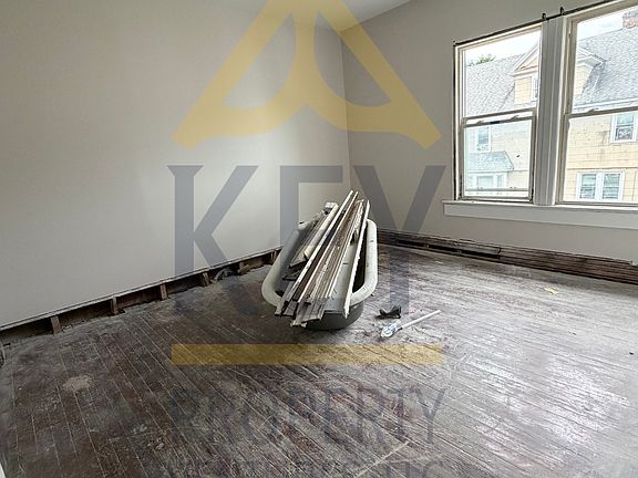 2nd image of 6 Archer St