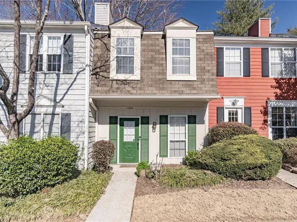 1304 Wedgewood Ct, Sandy Springs, GA 30350
