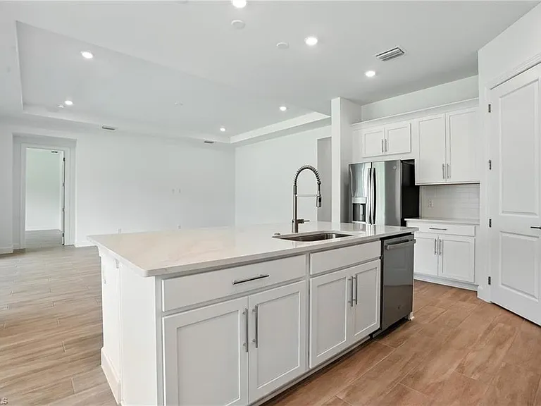 18301 Terracina Dr — Photo 13