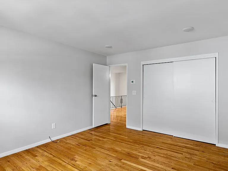 20-22 Rosol Ln #24 — Photo 11