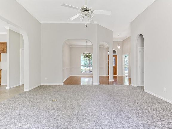 3rd image of 327 Hillcrest Dr
