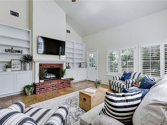 2nd image of 2410 Sparrow Dr