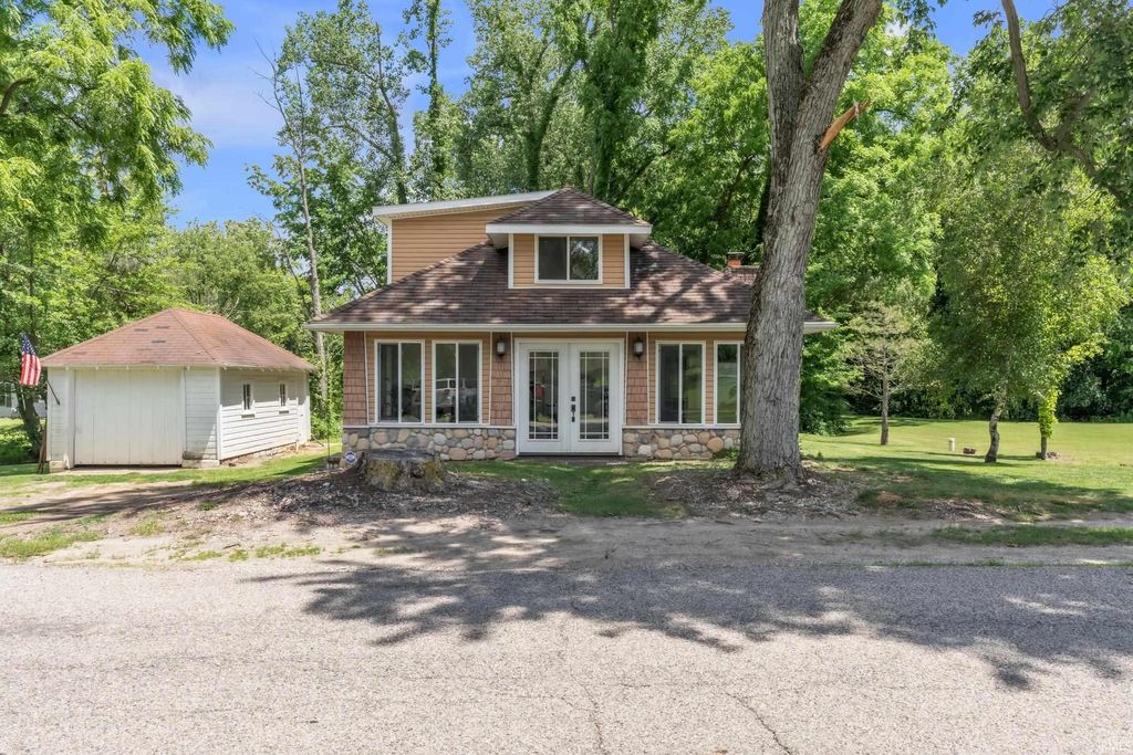761 S Dixie Dr, North Webster, IN - View 2
