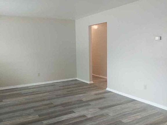 5th image of 3600 Fremont Ave N #1