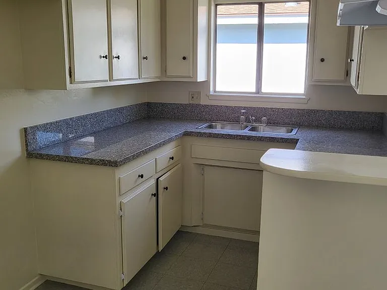 3627 Santa Ana St — Photo 16