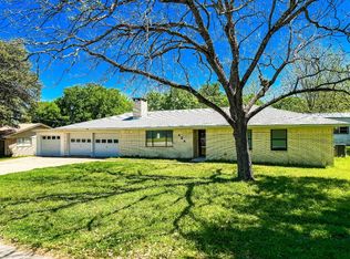 424 N Mount St, Fairfield, TX 75840