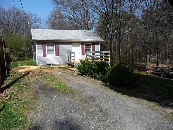 2nd image of 1012 East Dr