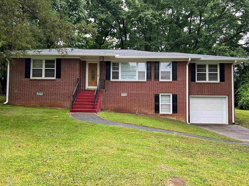 1st image of 64 Simmons Cir