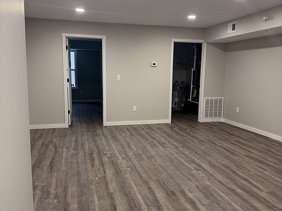 2nd image of 216 Wilcox Pkwy #5