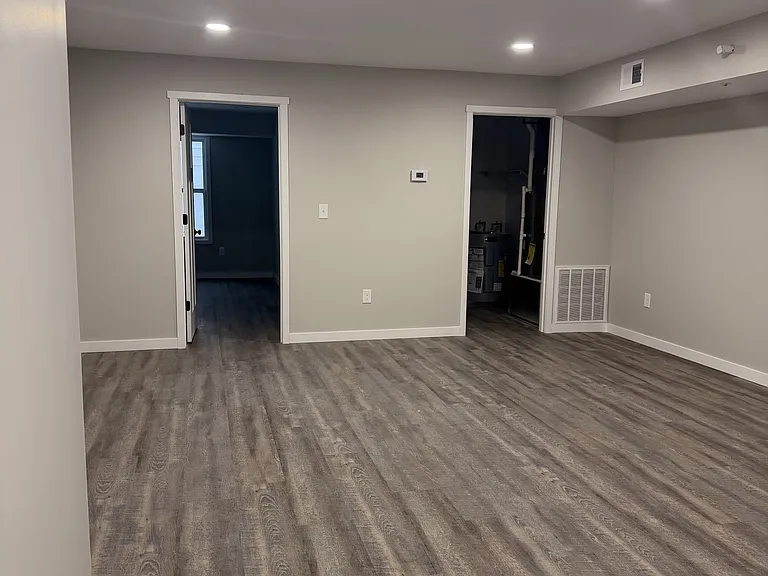 216 Wilcox Pkwy #5 — Photo 2