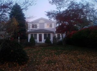227 Oakwood Ave, Bayport, NY 11705