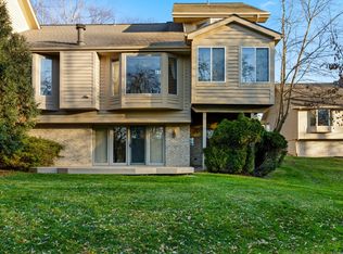 8040 Pepperwood Dr, Grand Blanc, MI