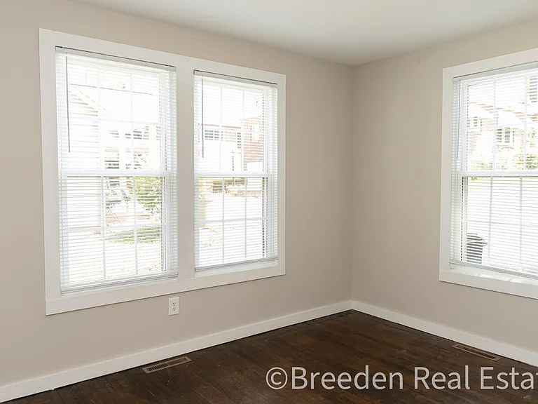 207 Jefferson St — Photo 12