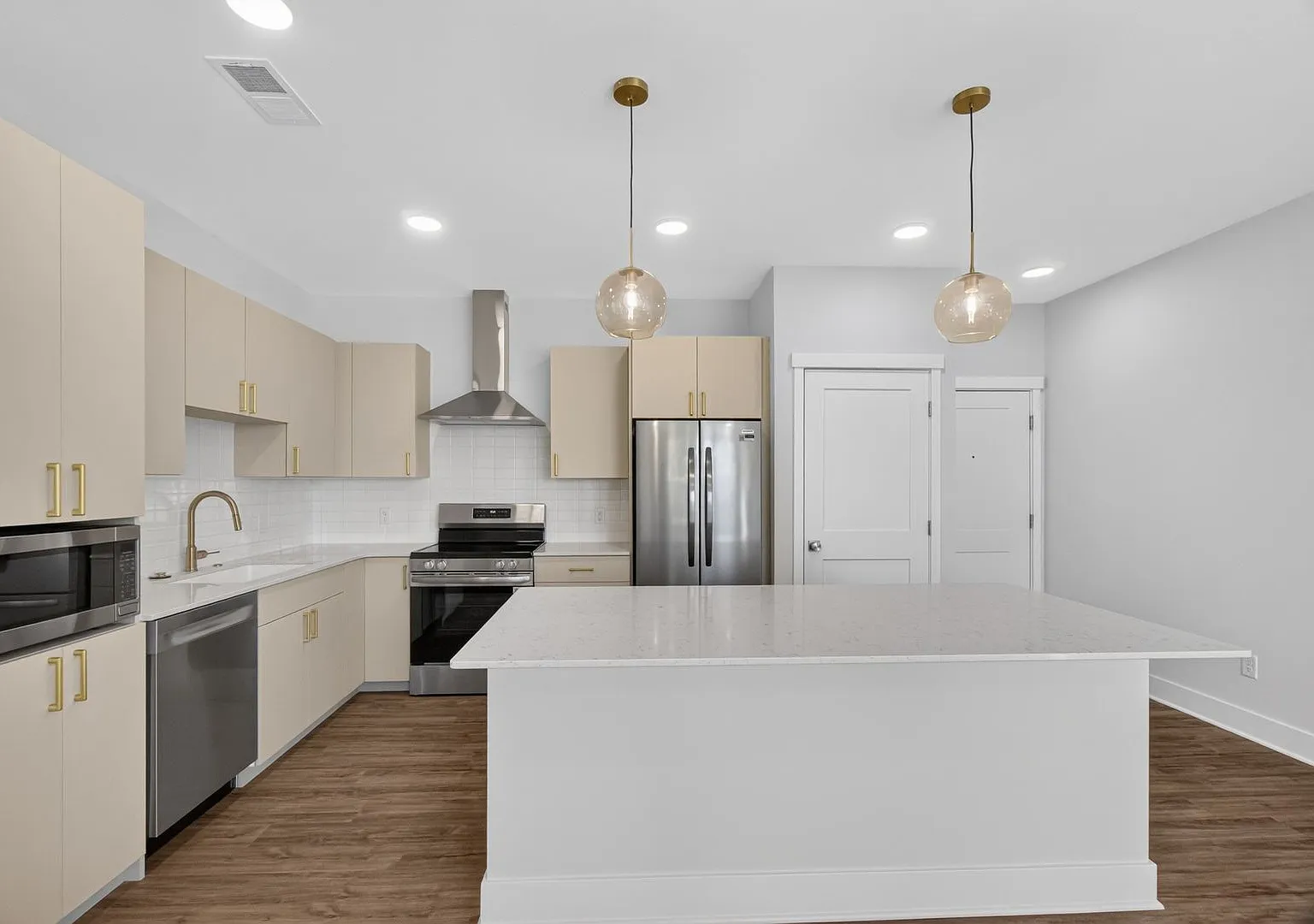 Carver Street Apartments — Photo 3