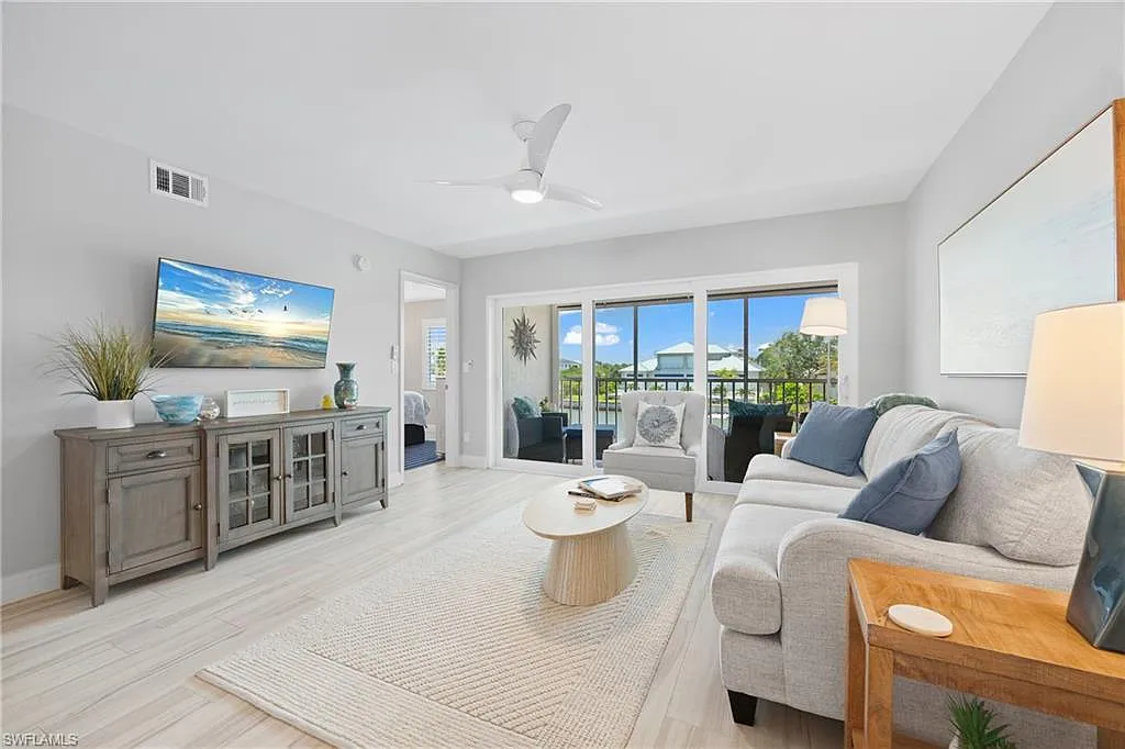 10684 Gulf Shore Dr — Photo 1