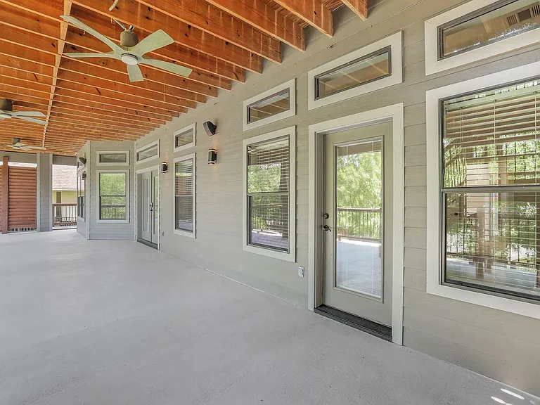 270 Lake Grove Dr — Photo 31