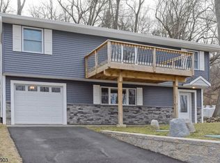 143 Forest Lake Dr, Andover, NJ 07821