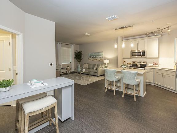 2nd image of 3880 Palm Isle Pl #B-202