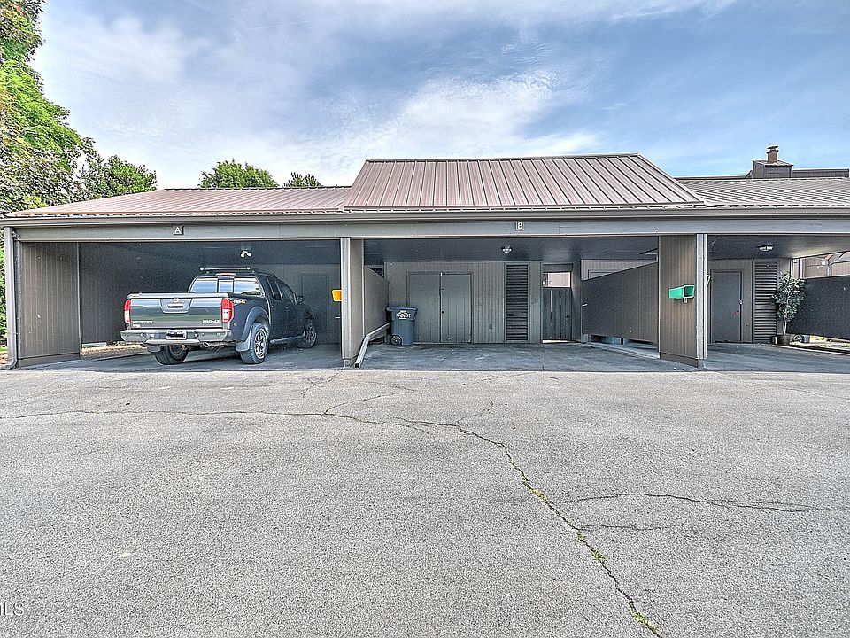 1st image of 544 Fleetwood Dr #B