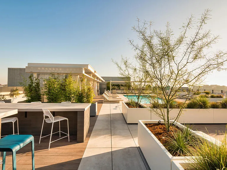 530 S Hewitt St #129 — Photo 38