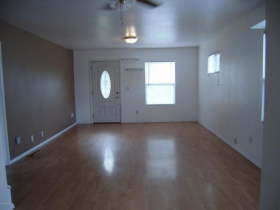 2nd image of 915 S 6th Ave