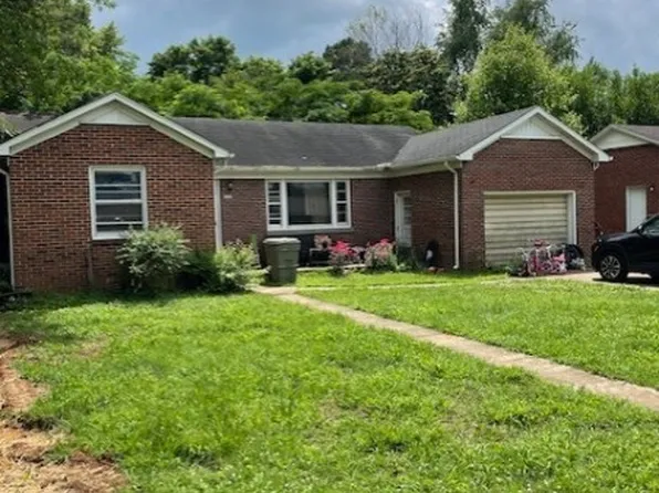 607 4th St, Lawrenceburg, TN 38464