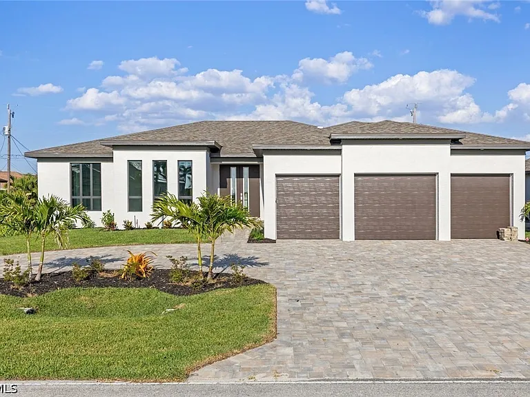 3311 Surfside Blvd — Photo 1