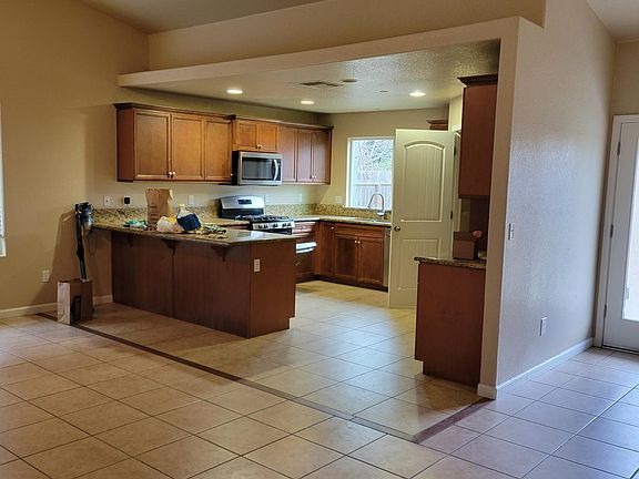 5th image of 3832 W Prospect Ave