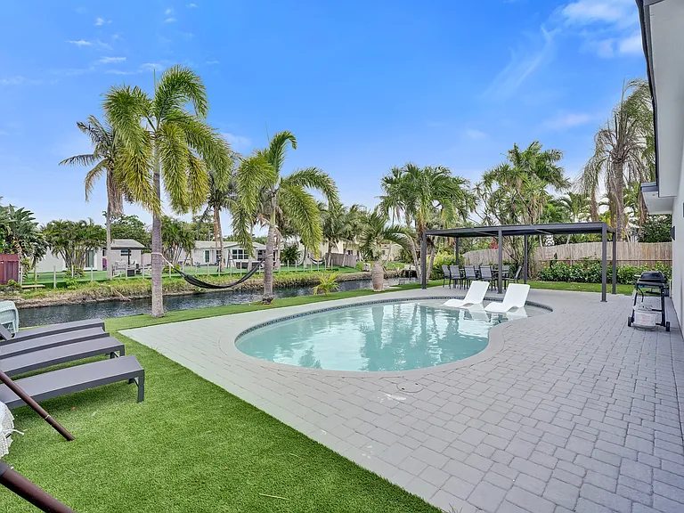 4480 SW 34th Dr — Photo 40