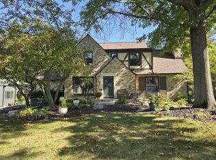 910 Floral Ave SE, East Grand Rapids, MI 49506