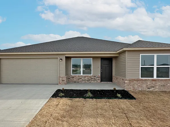 209 Whitten Ave, Gentry, AR 72734