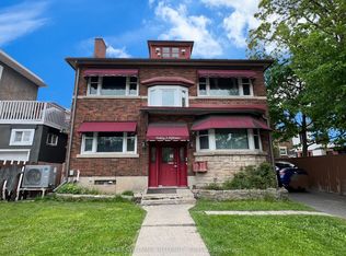 831 Bronson Ave #3, Ottawa, ON K1S 4G5
